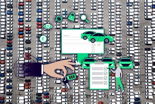 Photographie aérienne d'un parc automobile avec l'illustration d'une main tenant une clé de voiture, un ordinateur avec un logiciel de gestion de flotte et des documents