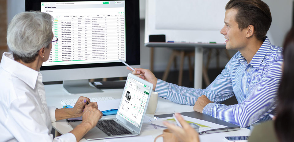 Réunion analyse KPI gestion de flotte automobile